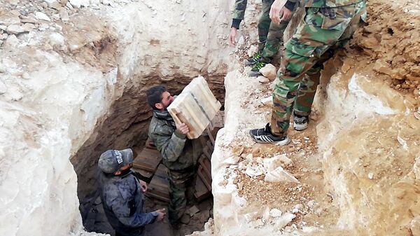 الأمن السوري يضبط أنفاقا ومستودعي أسلحة وصواريخ على الحدود مع الأردن - سبوتنيك عربي