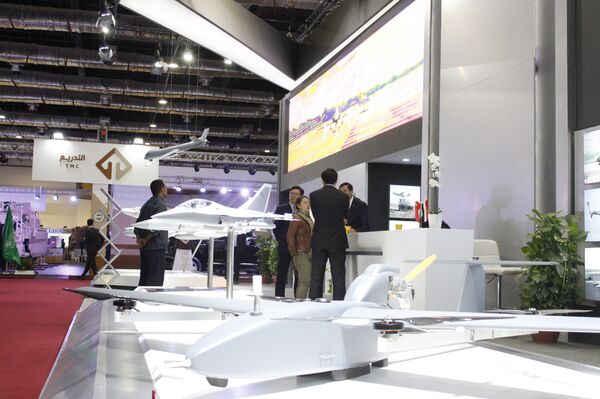 طائرات حربية صينية في معرض إيديكس 2018 طائرات حربية صينية في معرض إيديكس 2018 - سبوتنيك عربي