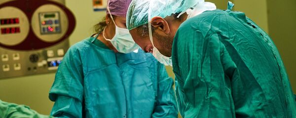 دكتور تجميل يحول الأشخاص إلى وحوش بدلا من تجميلهم - سبوتنيك عربي