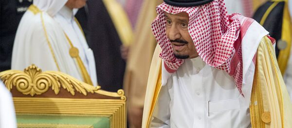 العاهل السعودي الملك سلمان بن عبد العزيز خلال القمة الخليجية في الرياض - سبوتنيك عربي