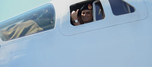 وزير الدفاع الفنزويلي فلاديمير بادرينو لوبيس - قاذفات تو-160 - تدريبات عسكرية مشتركة بين روسيا وفنزويلا، 10 ديسمبر/ كانون الأول 2018 وزير الدفاع الفنزويلي فلاديمير بادرينو لوبيس - قاذفات تو-160 - تدريبات عسكرية مشتركة بين روسيا وفنزويلا، 10 ديسمبر/ كانون الأول 2018 - سبوتنيك عربي