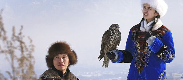 بطولة آسيا للصيد بولسطة طيور الجوارح في العاصمة ألماتا، كزاخستان بطولة آسيا للصيد بولسطة طيور الجوارح في العاصمة ألماتا، كزاخستان - سبوتنيك عربي