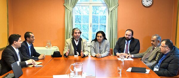 مصافحة استثنائية في السويد بين المتحاربين في اليمن مصافحة استثنائية في السويد بين المتحاربين في اليمن - سبوتنيك عربي