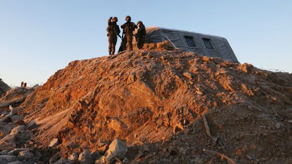 الحدود بين كوريا الجنوبية و كوريا الشمالية - الجنود - الجيش الكوري الجنوبي والشمالي، 12 ديسمبر/ كانون الأول 2018 الحدود بين كوريا الجنوبية و كوريا الشمالية - الجنود - الجيش الكوري الجنوبي والشمالي، 12 ديسمبر/ كانون الأول 2018 - سبوتنيك عربي