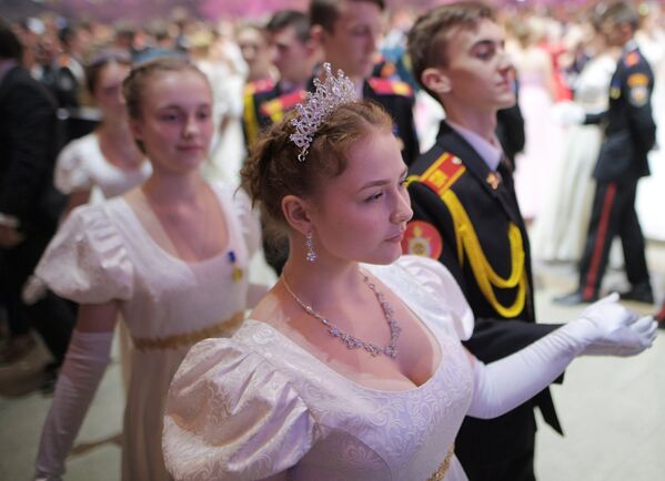 حفل الكرملين الدولي للرقص - لتلامذة معهد سوفوروف العسكري - سبوتنيك عربي