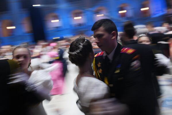 حفل الكرملين الدولي للرقص - لتلامذة معهد سوفوروف العسكري - سبوتنيك عربي