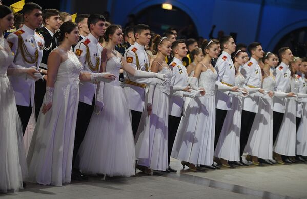 حفل الكرملين الدولي للرقص - لتلامذة معهد سوفوروف العسكري - سبوتنيك عربي