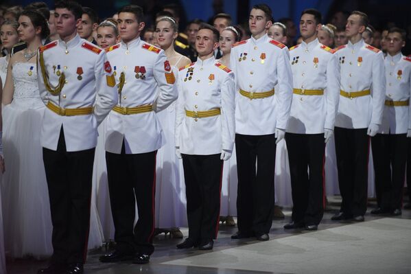 حفل الكرملين الدولي للرقص - لتلامذة معهد سوفوروف العسكري - سبوتنيك عربي