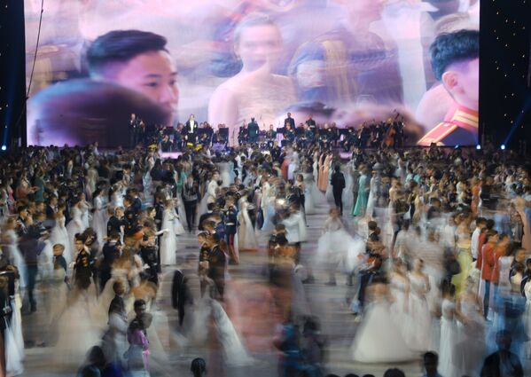 حفل الكرملين الدولي للرقص - لتلامذة معهد سوفوروف العسكري - سبوتنيك عربي