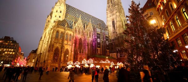  شجرة عيد الميلاد في ساحة القديس ستيفان في فيينا، النمسا 20 نوفمبر/ تشرين الثاني  2018 - سبوتنيك عربي