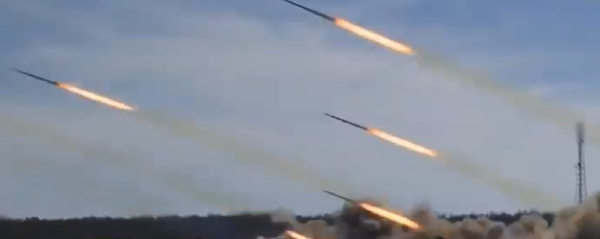 إطلاق وابل صواريخ روسية - سبوتنيك عربي