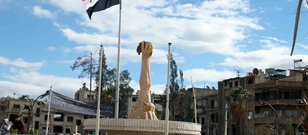 وفد فرنسي يجول في أقبية التعذيب والسجون التي خلفها إرهابيو دوما قرب دمشق وفد فرنسي يجول في أقبية التعذيب والسجون التي خلفها إرهابيو دوما قرب دمشق - سبوتنيك عربي