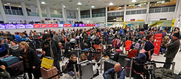 فوضى مطار جاتويك - سبوتنيك عربي