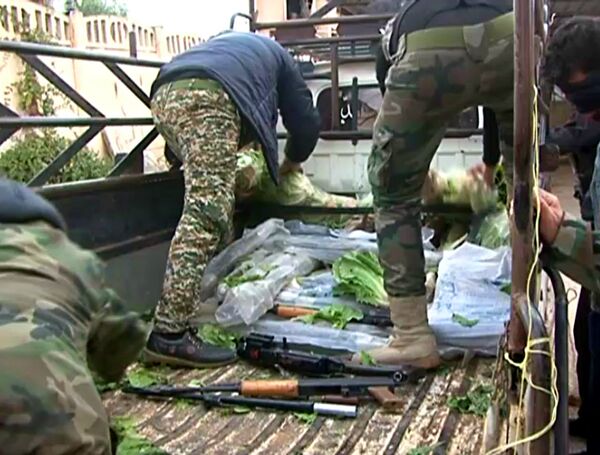 الأمن السوري يضبط إرهابيين ينقلون أسلحة من درعا إلى القنيطرة - سبوتنيك عربي