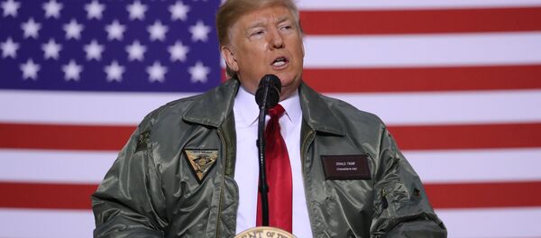 الرئيس الأمريكي ترامب يلقي كلمة  خلال زيارة غير معلنة إلى قاعدة الأسد الجوية في العراق - سبوتنيك عربي