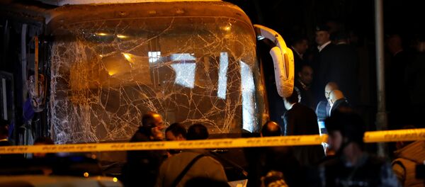 تفجير حافلة تقل سائحين في منطقة الهرم في مصر - سبوتنيك عربي
