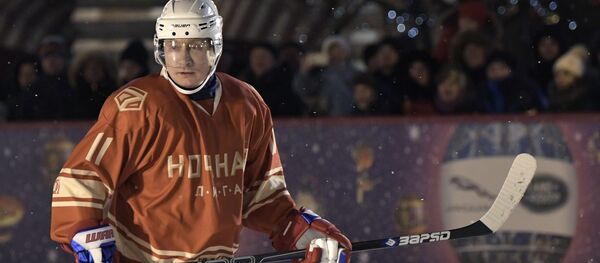 بوتين يلعب الهوكي - سبوتنيك عربي