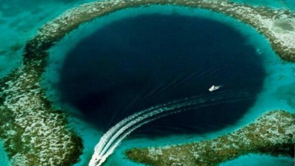 الحفرة الزرقاء العظيمة في دولة بليز، البحر الكاريبي - سبوتنيك عربي