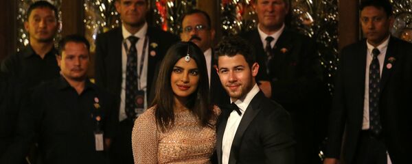 الممثلة الهندية بريانكا تشوبرا مع زوجها المطرب الأمريكي نيك جوناس - سبوتنيك عربي