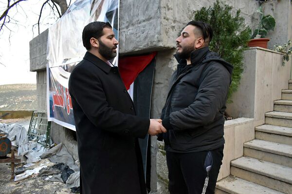 عائد من الموت.. جندي سوري يخرج من نعش جنازته فيصدم مشيعيه - سبوتنيك عربي