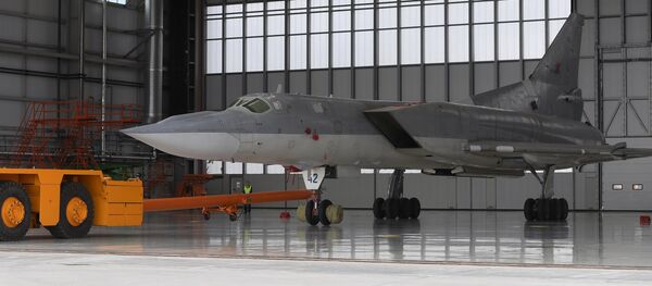 خروج طائرة جديدة من مصنع الطائرات في مدينة قازان خروج طائرة جديدة من مصنع الطائرات في مدينة قازان - سبوتنيك عربي