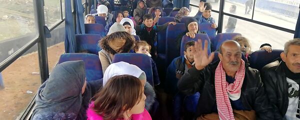 7000 لاجئ سوري عادوا من مخيمات الأردن منذ افتتاح معبر نصيب - سبوتنيك عربي