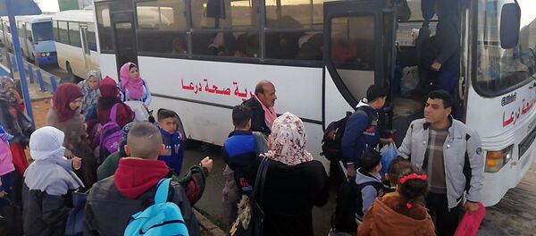 7000 لاجئ سوري عادوا من مخيمات الأردن منذ افتتاح معبر نصيب - سبوتنيك عربي