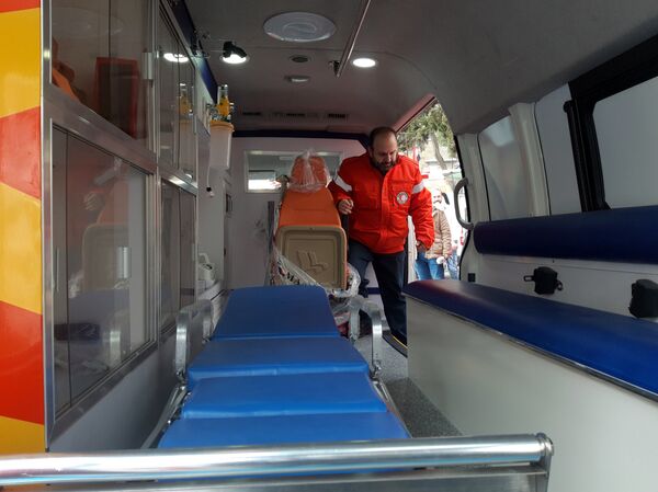 استلمت 16 سيارة إسعاف يابانية...الهلال الأحمر السوري: جاهزون لإرسال قوافل إلى الركبان - سبوتنيك عربي