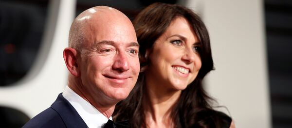 جيف وماكنزي بيزوس جيف وماكنزي بيزوس - سبوتنيك عربي