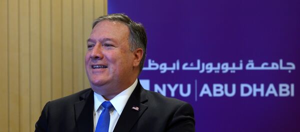 وزير الخارجية الأمريكي مايك بومبيو في لقائه بطلاب جامعة نيويورك في أبوظبي، 13 يناير/كانون الثاني 2019 - سبوتنيك عربي