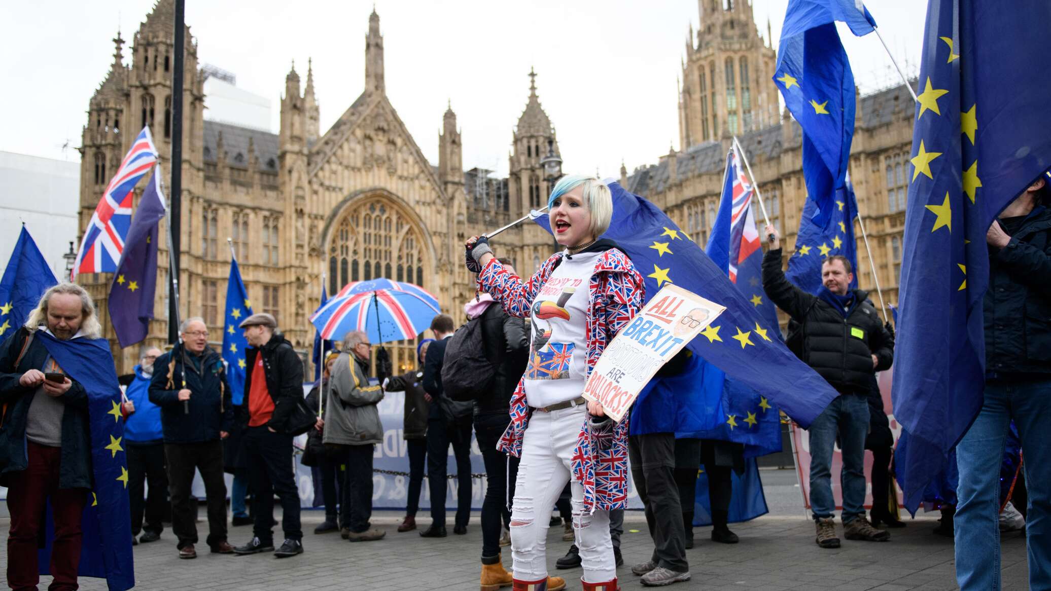 شركة استشارات مخاطر تحذر من تصاعد الاحتجاجات في أوروبا في عام 2026