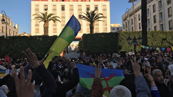 الشعب الأمازيغي يحتفل بعامه الجديد خارج البرلمان بدعوات لدولة للاعتراف باليوم كعطلة رسمية وحماية لغتهم في الرباط - سبوتنيك عربي