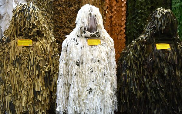 مركز الهندسة والخدمات التقنية روس غفارديا يعرض أحدث وسائل الحماية والدروع الواقية للبدن، في مدينة بالاشيخا في ضواحي موسكو - سبوتنيك عربي