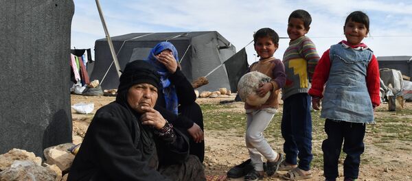 مخيم اللاجئين، النازحين السوريين من تدمر، في ريف حمص، سوريا - سبوتنيك عربي