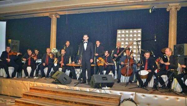 من إحدى حفلات الفنان فؤاد ماهر والتخت الموسيقي الشرقي من إحدى حفلات الفنان فؤاد ماهر والتخت الموسيقي الشرقي - سبوتنيك عربي