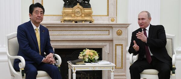 فلاديمير بوتين وشينزو آبي - سبوتنيك عربي