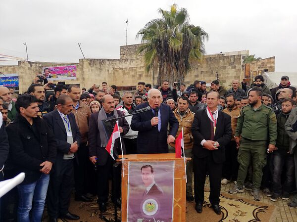 درعا.. آلاف الفارين من الخدمة يلتحقون بالجيش السوري (فيديو وصور) - سبوتنيك عربي