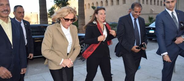 بريجيت ماكرون في زيارة مسجد محمد علي بريجيت ماكرون في زيارة مسجد محمد علي - سبوتنيك عربي