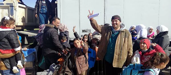 عودة نحو 100 سوري من مخيمات الأردن بينهم عشرات الفارين من الخدمة العسكرية عودة نحو 100 سوري من مخيمات الأردن بينهم عشرات الفارين من الخدمة العسكرية - سبوتنيك عربي