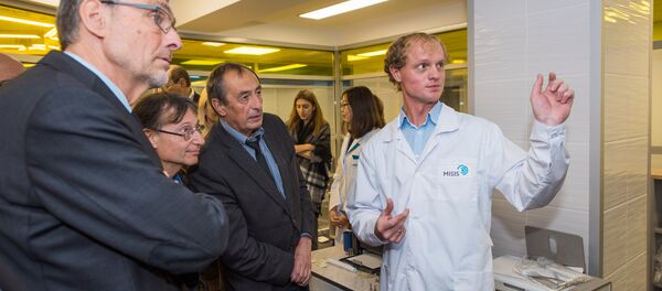 العلماء الروس يبتكرون مادة مقاومة للحرارة للطيران والملاحة الفضائية - سبوتنيك عربي