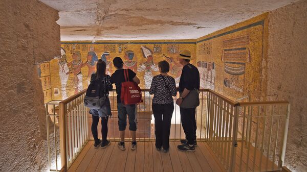 الانتهاء من ترميم مقبرة، تابوت، الفرعون، توت عنخ آمون، الأقصر، مصر 31 يناير/ كانون الثاني 2019 - سبوتنيك عربي