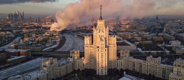برج على ضفة نهر موسكو كوتيلنيتشسكايا - سبوتنيك عربي