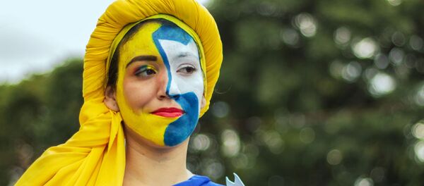 مظاهرات داعمة لرئيس الفنزويلي نيكولاس مادورو في كاراكاس، فنزويلا فبراير/ شباط 2019 - سبوتنيك عربي