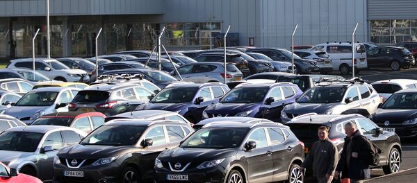 شعار الشركة المصتعة للسيارات نيسان اليابانية، 25 أكتوبر/ تشرين الأول 2016 شعار الشركة المصتعة للسيارات نيسان اليابانية، 25 أكتوبر/ تشرين الأول 2016 - سبوتنيك عربي