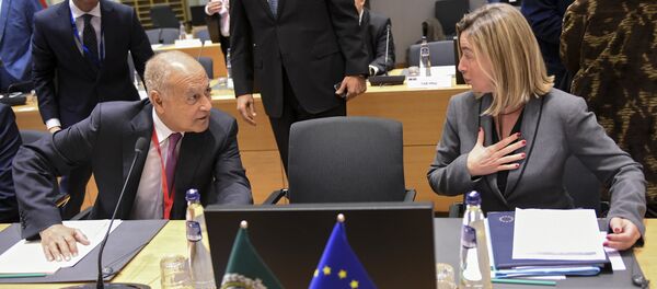 الأمين العام لجامعة الدول العربية، أحمد أبو الغيط، و الممثلة العليا للشؤون الخارجية في الاتحاد الأوروبي، فيديريكا موغيريني، 4 فبراير/ شباط 2019 - سبوتنيك عربي