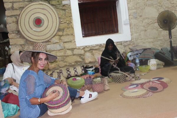 أم ناصر صانعة الخوص في سلطنة عمان - سبوتنيك عربي