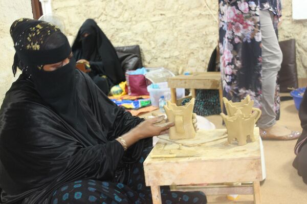 أم راجي صانعة المقامر في سلطنة عمان - سبوتنيك عربي