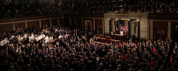الرئيس الأمريكي دونالد ترامب يلقي خطاب حالة الاتحاد الثاي له، أمام الكونغرس الأمريكي في قاعة مجلس النواب في الكابيتول الأمريكي في كابيتول هيل في واشنطن، الولايات المتحدة في 5 فبراير/ شباط 2019 الرئيس الأمريكي دونالد ترامب يلقي خطاب حالة الاتحاد الثاي له، أمام الكونغرس الأمريكي في قاعة مجلس النواب في الكابيتول الأمريكي في كابيتول هيل في واشنطن، الولايات المتحدة في 5 فبراير/ شباط 2019 - سبوتنيك عربي