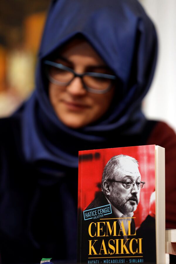 خديجة جنكيز في مؤتمر صحفي أقيم في اسطنبول بتركيا عن كتابها الجديد، 8 فبراير/شباط 2019 - سبوتنيك عربي