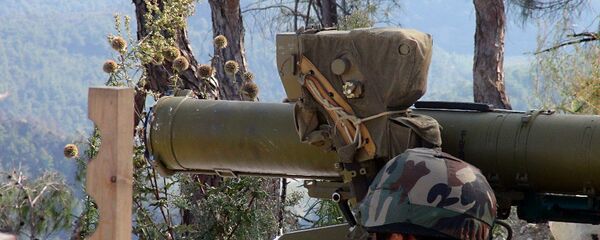 تعزيزات عسكرية لوحدات الجيش السوري المرابطة على مرتفعات ريف اللاذقية الشرقي اتسعدادا لأوامر باقتحام مواقع التركستانيين في الجبهة الغربية لريف إدلب - سبوتنيك عربي